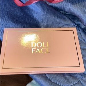 doll face eyeshadow pallett